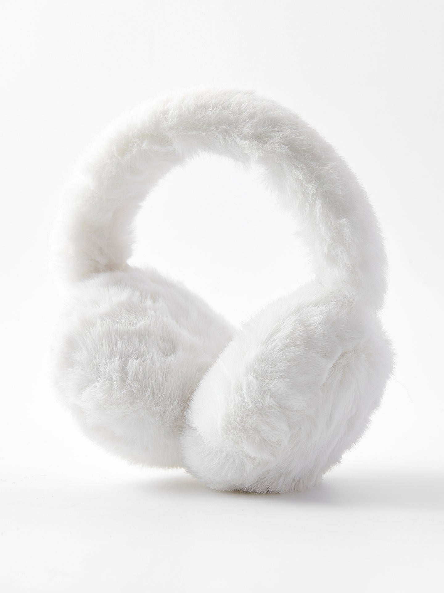 06 EARMUFFS