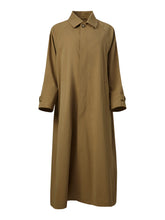 Load image into Gallery viewer, 04 ICONIC TRENCH COAT
