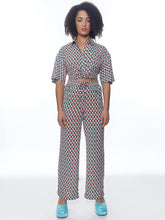 Load image into Gallery viewer, 03 DIAMOND KNOT CROP TOP
