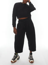 Load image into Gallery viewer, 02 FRENCH TERRY CROPPED SWEATSHIRT
